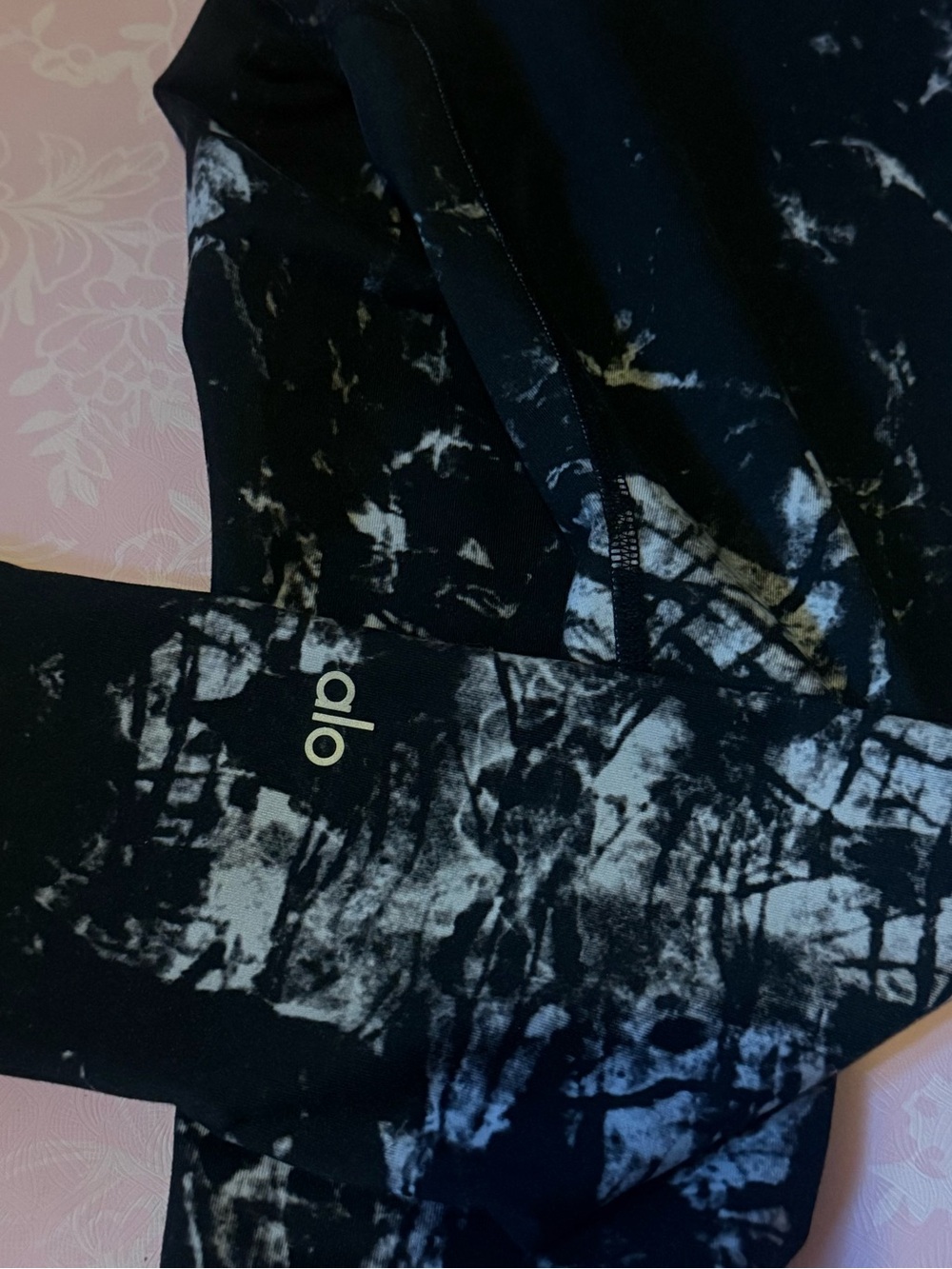 Alo Black & White Marble Leggings
